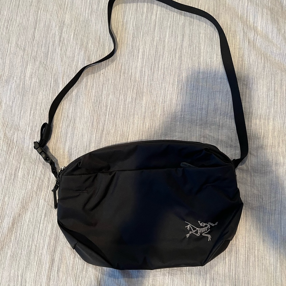 Arc’teryx cross body